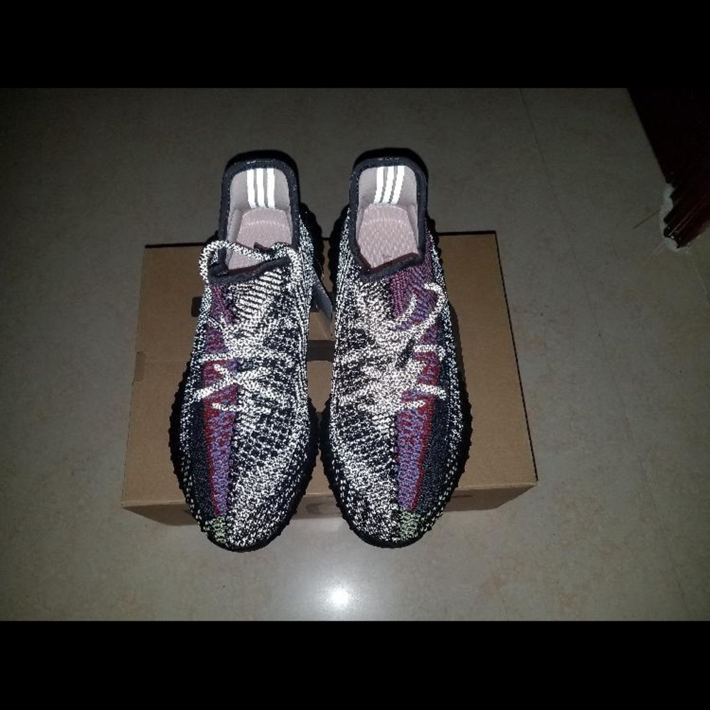 Black Yeezy Boost 350 V2 Yecheil